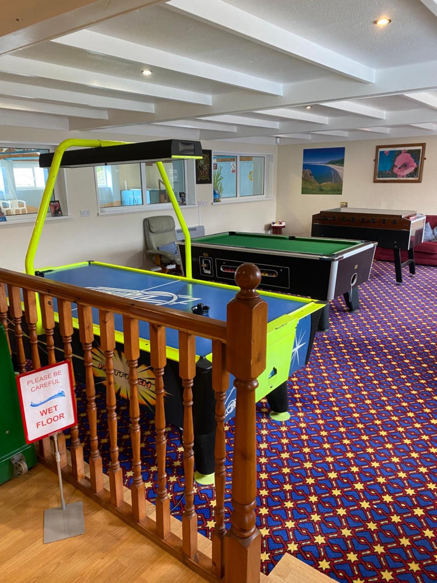 44 Gower Holiday Village Ty Gwyr Cosy 2 Bedroom Chalet Swansea Eksteriør billede